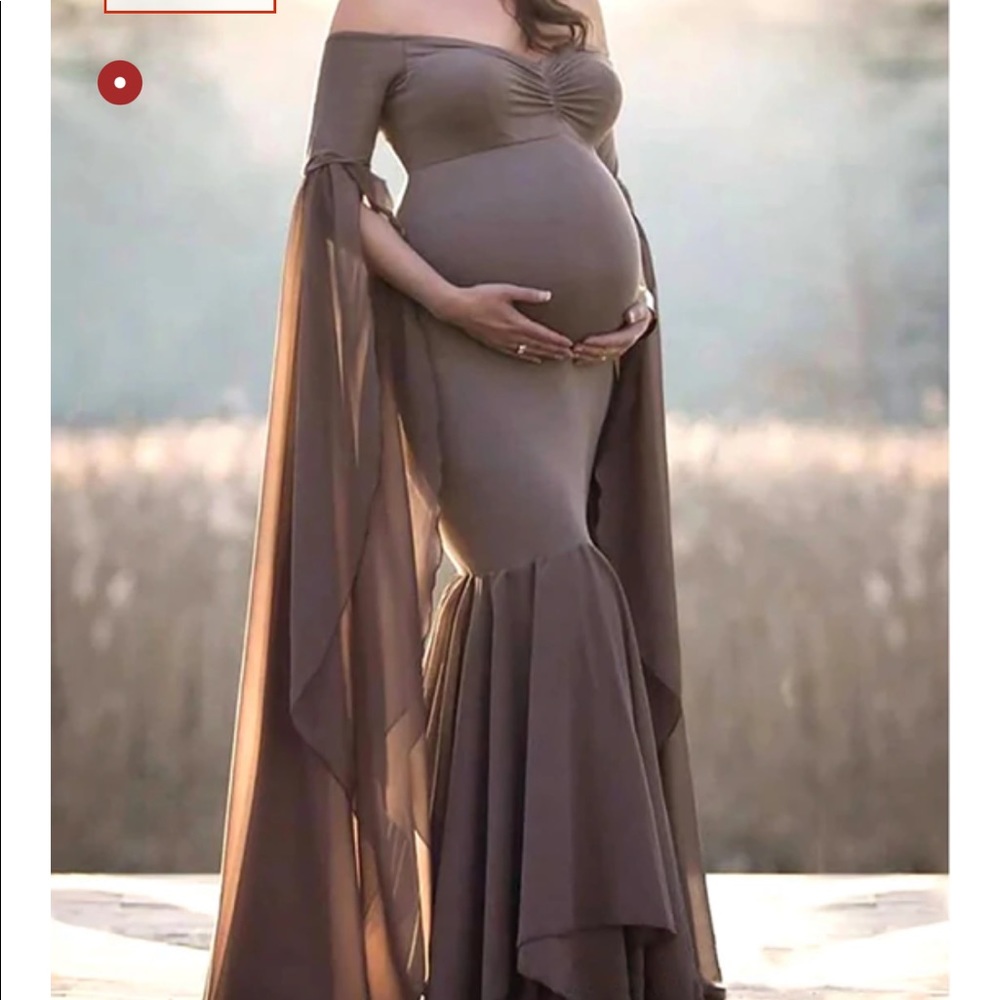 Maternity Dress- photoshoot worthy or babyshower.